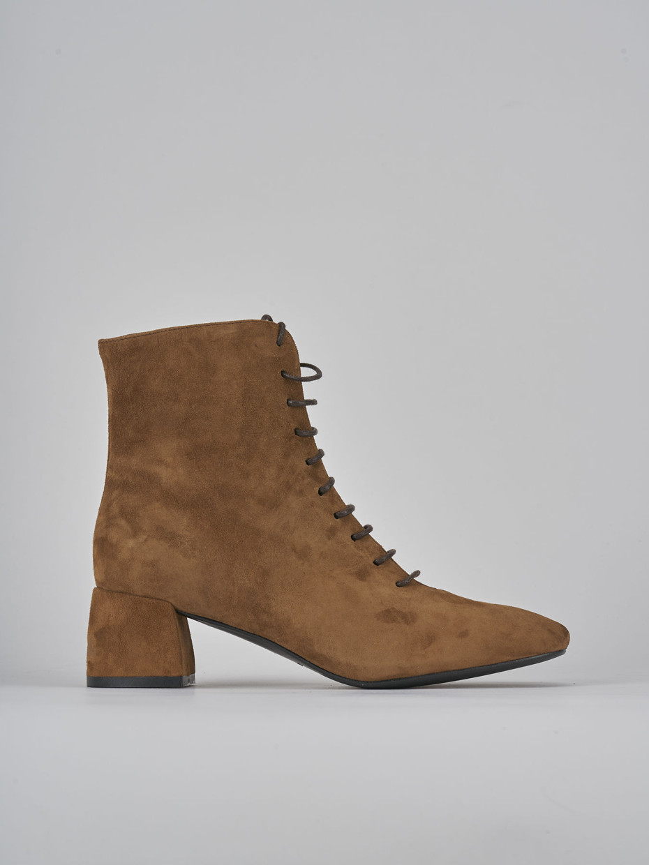 High heel ankle boots heel 5 cm brown suede