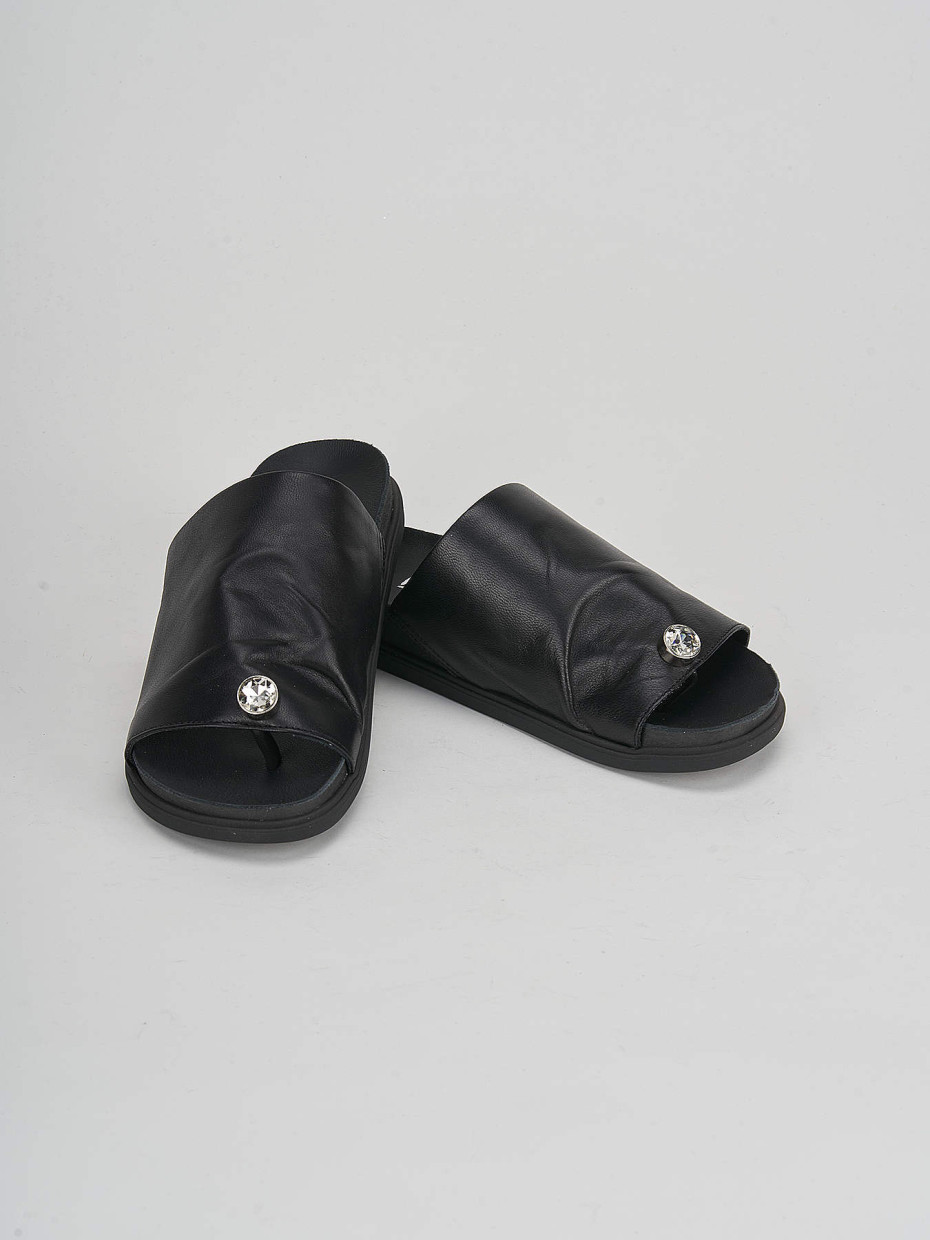 Slippers heel 1 cm black leather