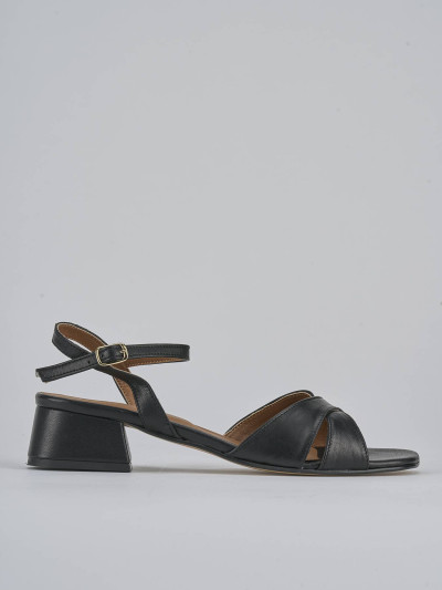 Low heel sandals heel 3 cm black leather