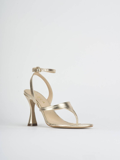 Sandali tacco 9cm laminato oro