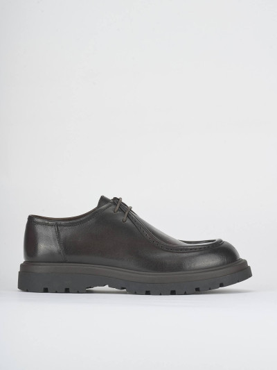 Stringate pelle testa