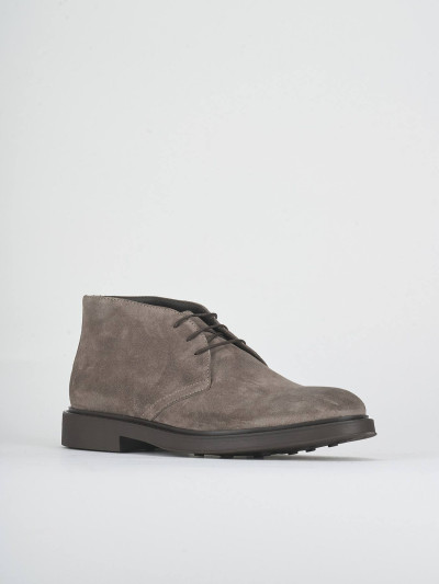 Anfibi camoscio beige