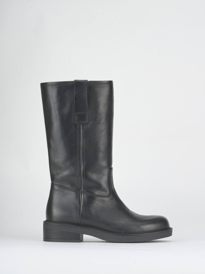 Low heel boots heel 4 cm black leather