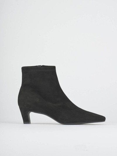 Botines de tac&oacute;n alto tac&oacute;n 5 cm negro ante