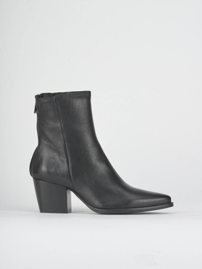 Botines de tac&oacute;n alto tac&oacute;n 6 cm negro cuero