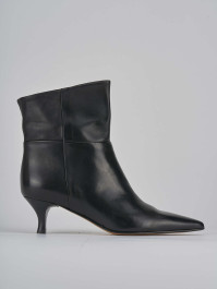 Ecco le 6 gonne in pelle moda donna Autunno 2023