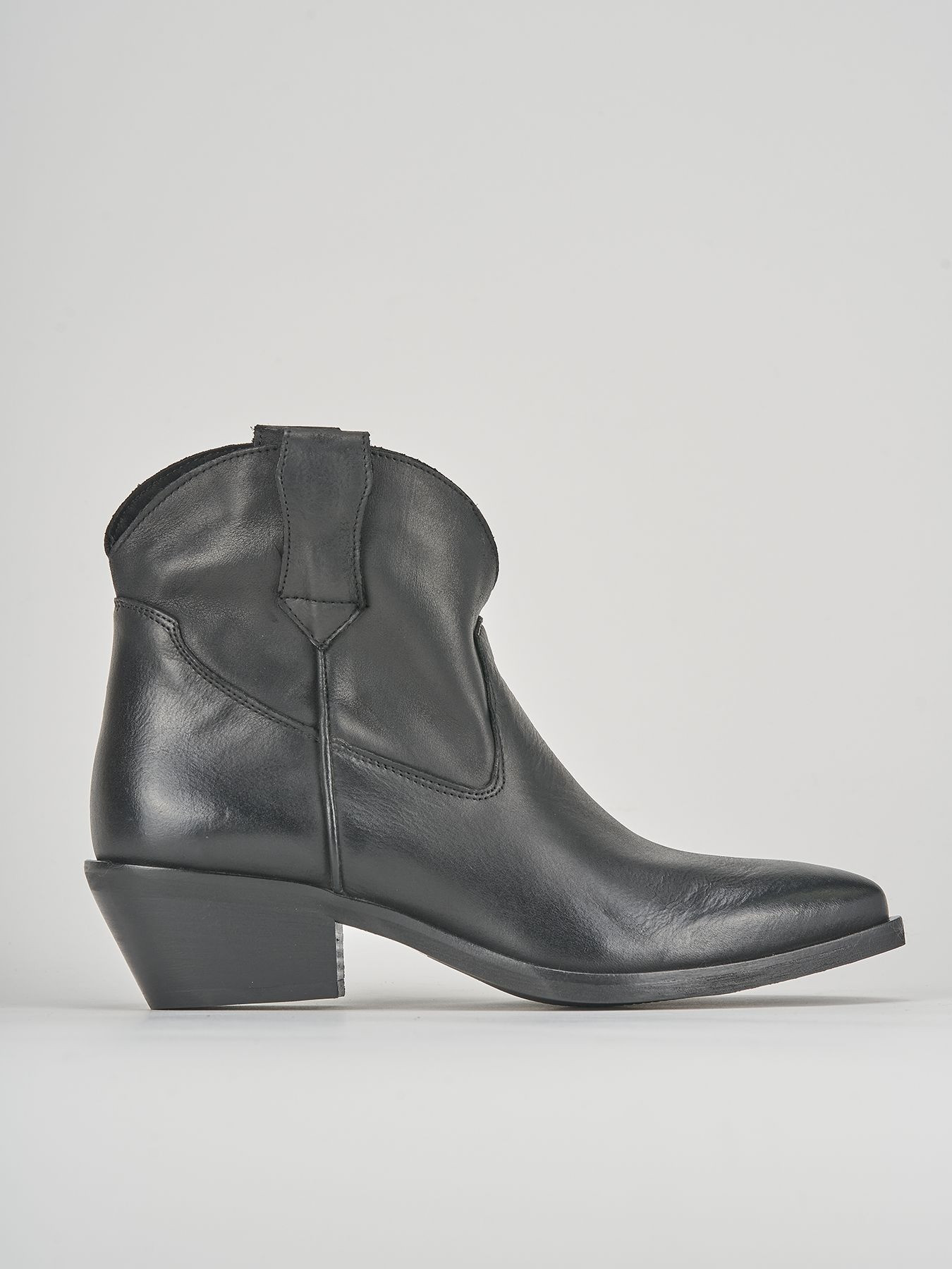 Low heel ankle boots woman heel 4 cm black leather Barca Stores