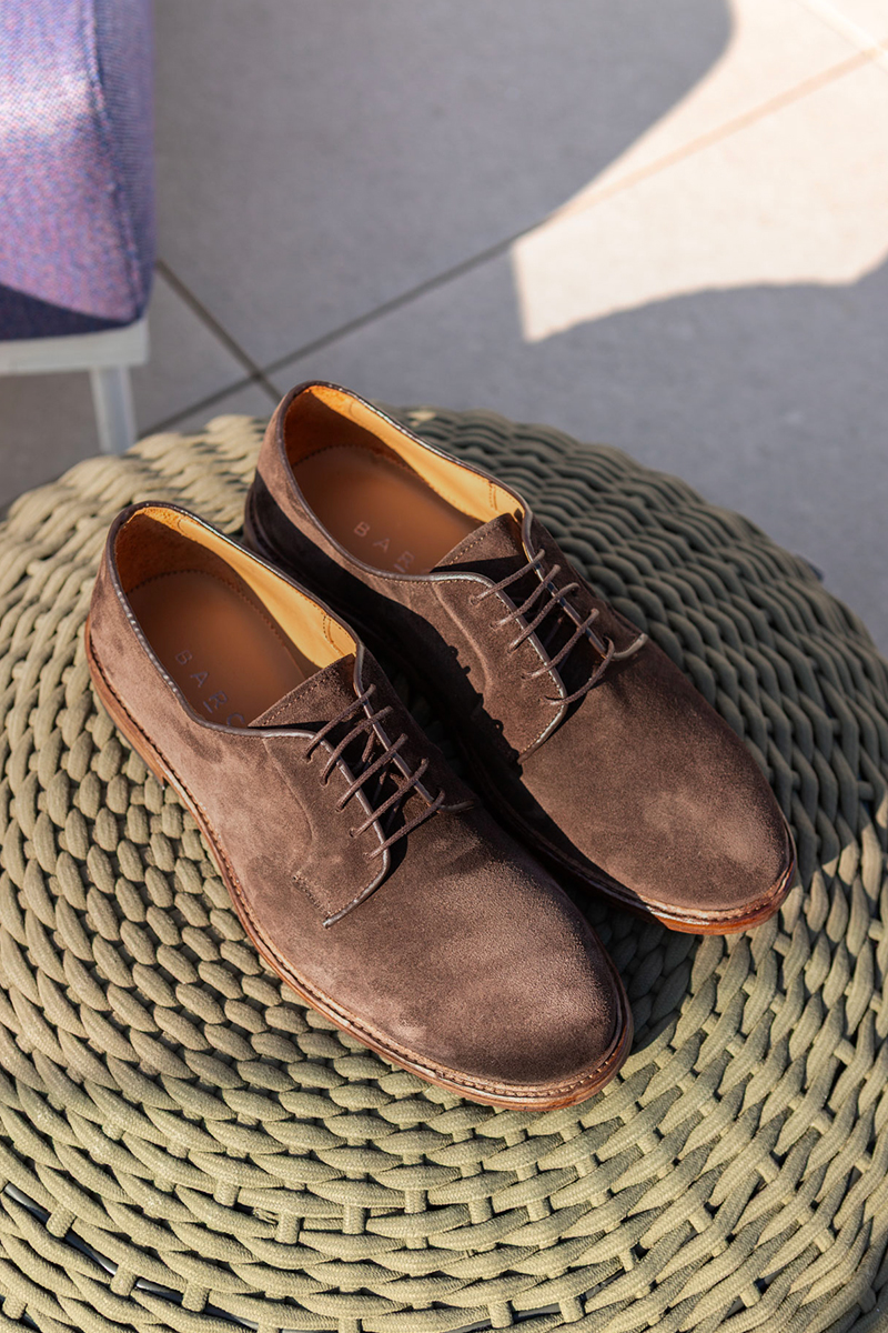 LACE-UP SHOES